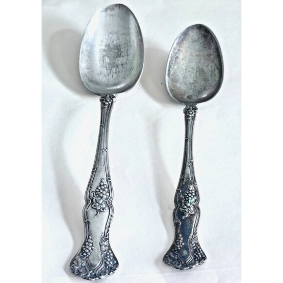 Rogers Bros A1 Large Serving Spoon Silverware Silver Plated Grape Pattern 1847 - Picture 1 of 16